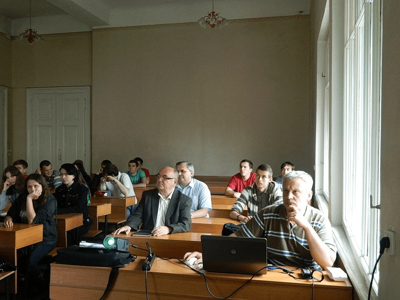 Одне із перших засідань. 2013 р. (на фото - спереду - доц. Модест Чорний (помер в 2014 р.) далі - Войтович Леонтій - професор, завідувач кафедри, а позаду - доц. Овсінський Юрій )