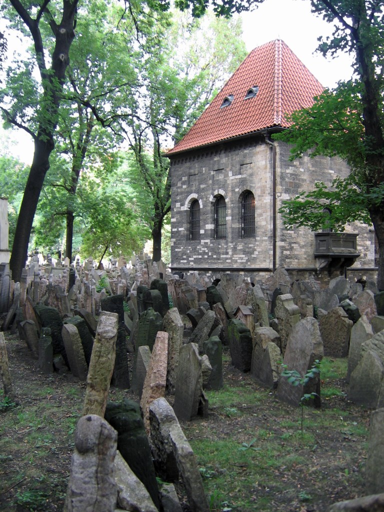 Old_Jewish_Cemetery,_Prague_047